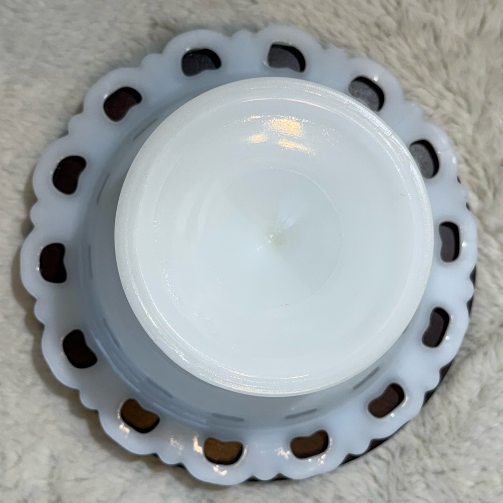 Vintage Anchor Hocking Old Colony open lace milk glass pedestal bowl/compote - Picture 3 of 4